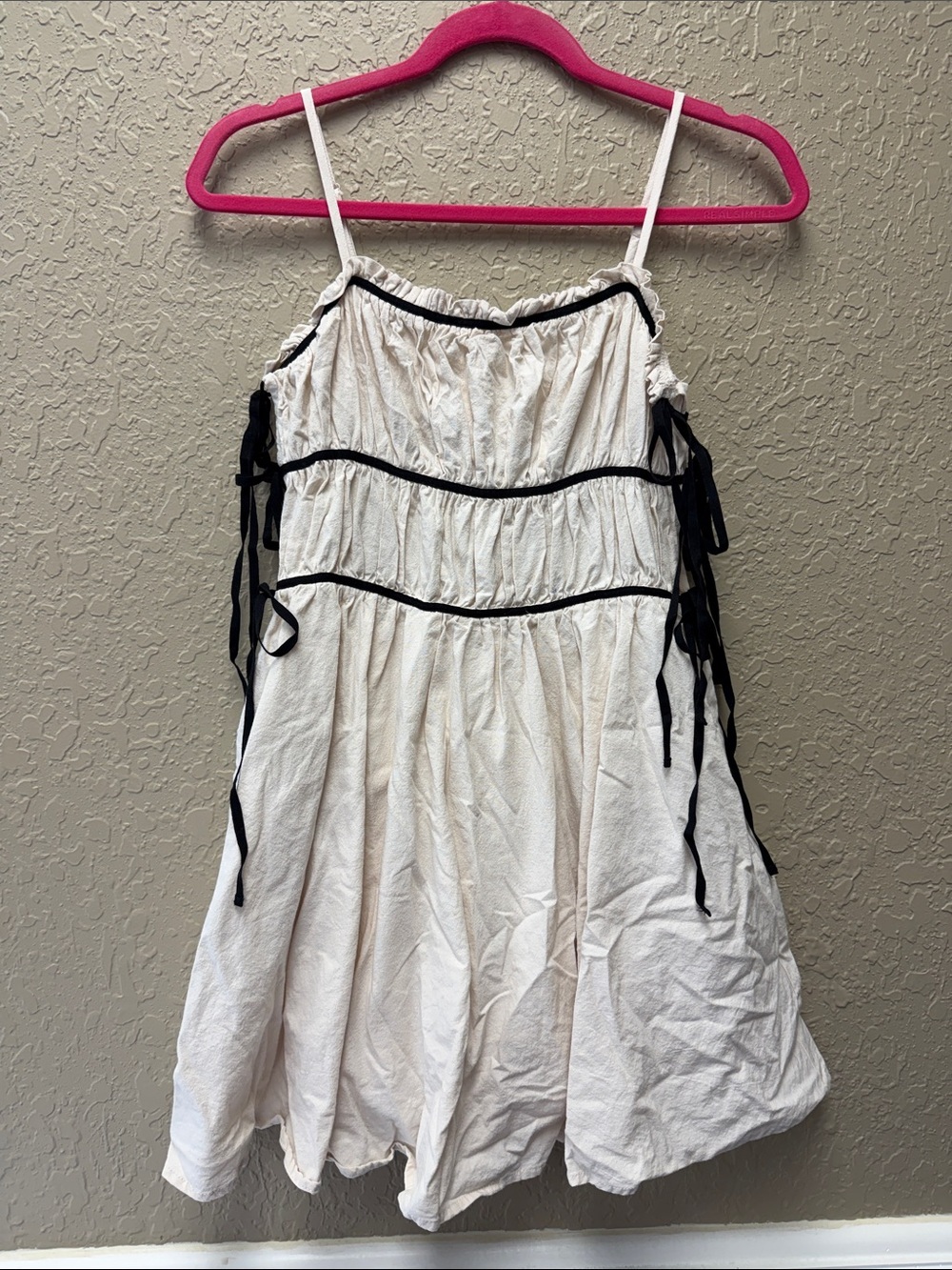 Idem Ditto small cream/White Spaghetti Strap Sundress with Black Trim lined poof